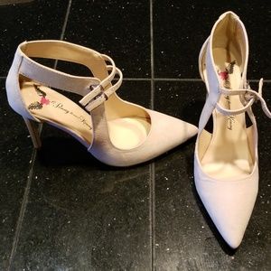 Penny loves Kenny Heels